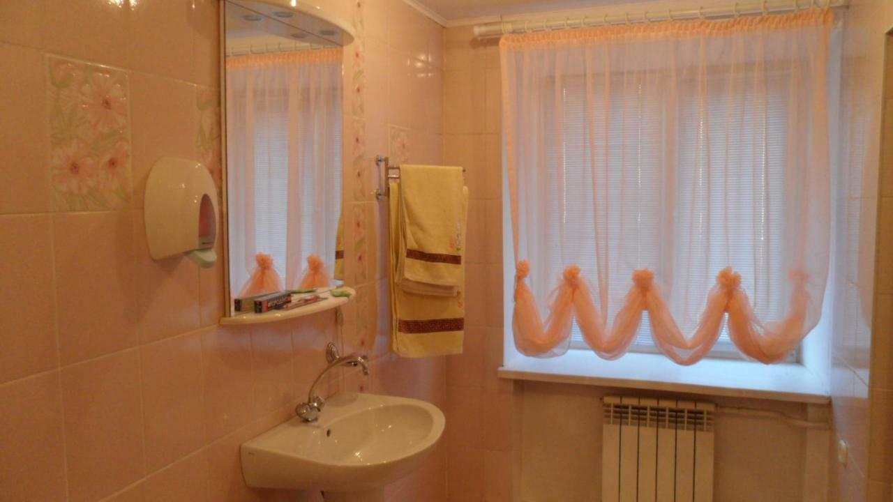 Tourist Hotel Ustʼ-Kamenogorsk Exterior foto